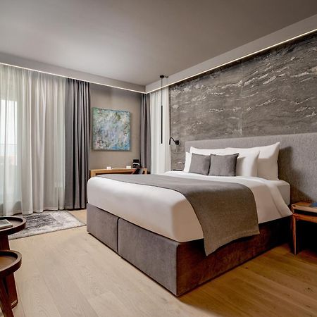 Qosmo Brasov Hotel Buitenkant foto