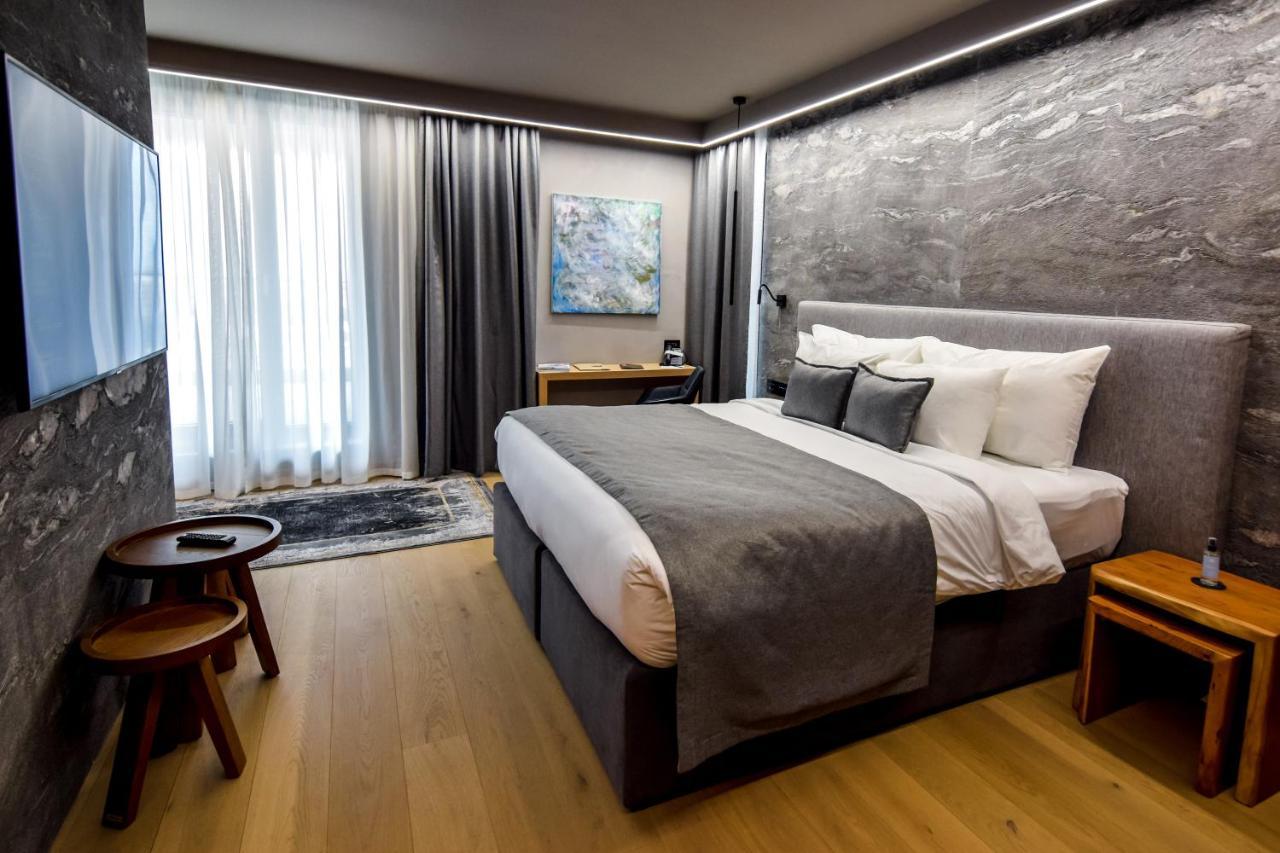 Qosmo Brasov Hotel Buitenkant foto