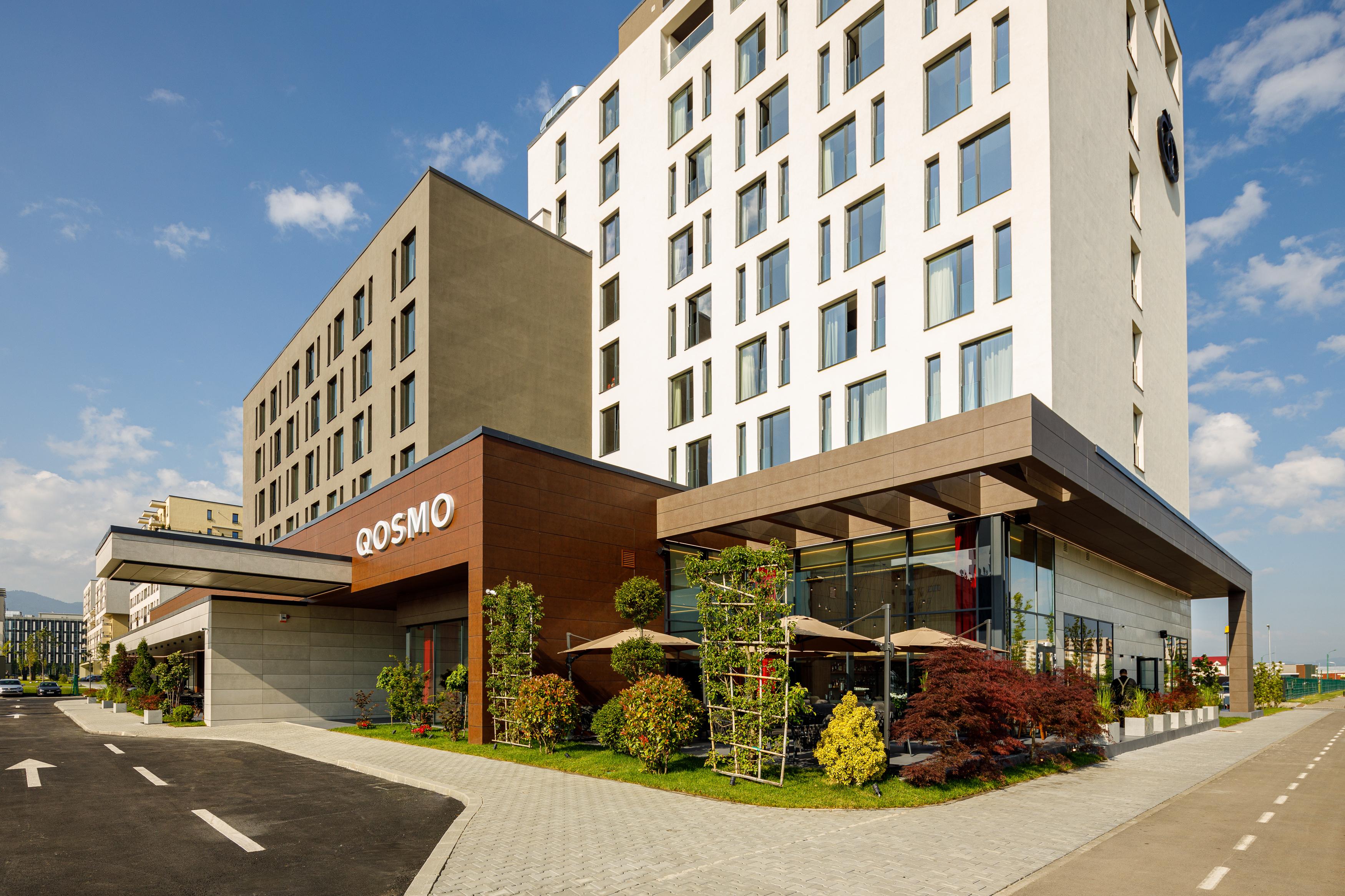 Qosmo Brasov Hotel Buitenkant foto